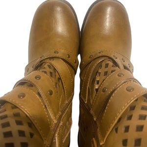 Pierre Dumas Women’s Ravenna Brown  Ankle Heeled Boots Western Sz 8